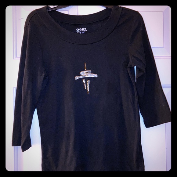 Seattle WA Space Needle 3/4 length sleeved Tee. 💕 - Picture 2 of 10